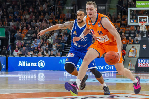 供了稳健的 供了稳健的